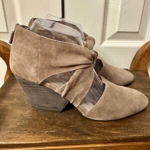 NWOT- Eileen Fisher Twist-Front Suede Pumps